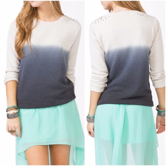 Forever 21 Sweaters - Forever 21 Beige Blue Spike Ombre Pullover Sweater